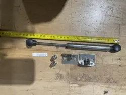 Gasdæmper fra Osculati (38.020.31) W/ball head AISI 316 254mm 9 kg (MED BESLAG)