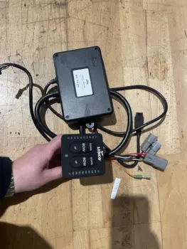 Lenco trim panel med styreboks