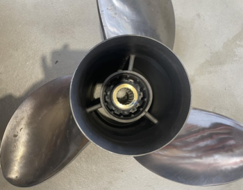 Yamaha Propel 16 1/8 X 22P, Rustfri, lettere brugt (XTO)