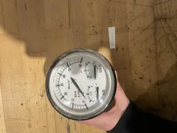 Faria kombinationsinstrument – Omdrejningstæller / Volt / Brændstofniveau DEMO