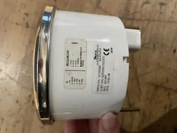 Faria kombinationsinstrument – Omdrejningstæller / Volt / Brændstofniveau DEMO